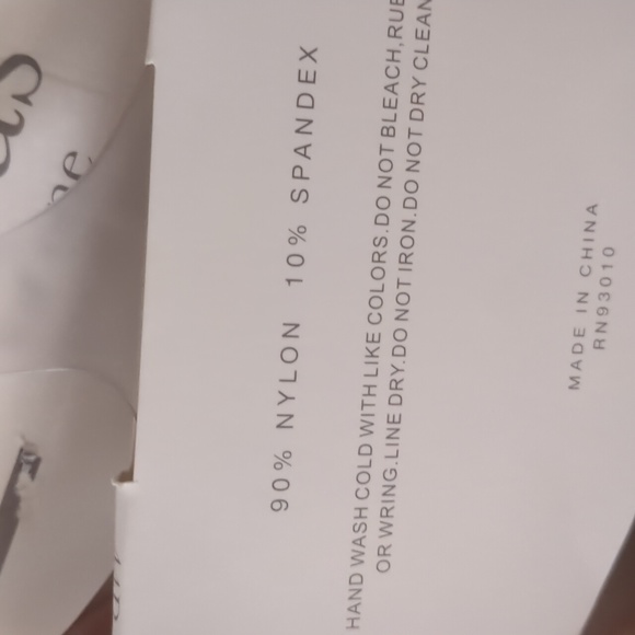 Bras!!! Set of 2.Sizes 2/44DD, 1/42C,1/44D, 1/38D, orange multi and plain white. - Picture 6 of 6